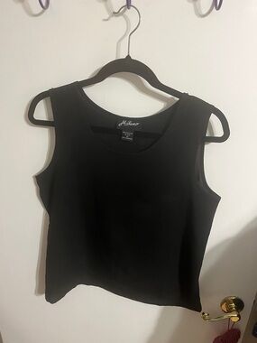 💜 Medium Milano Black Scoop Neck Tank Top
